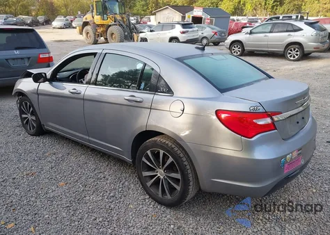 2013 Chrysler 200 Limited z USA, uszkodzony, nr VIN 1C3CCBCG1DN539328
